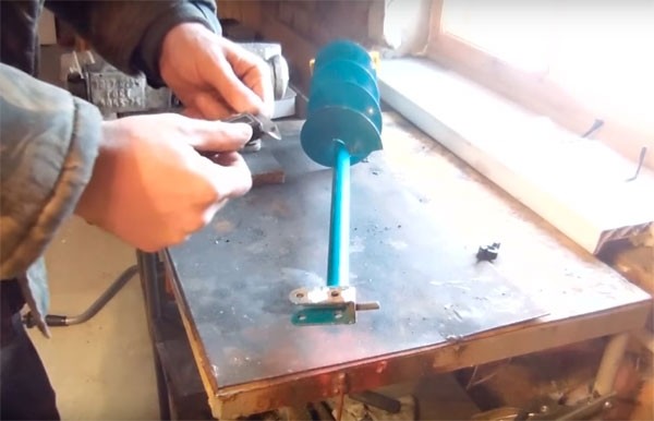 Как сделать ледобур из шуруповерта своими руками, видео пример
