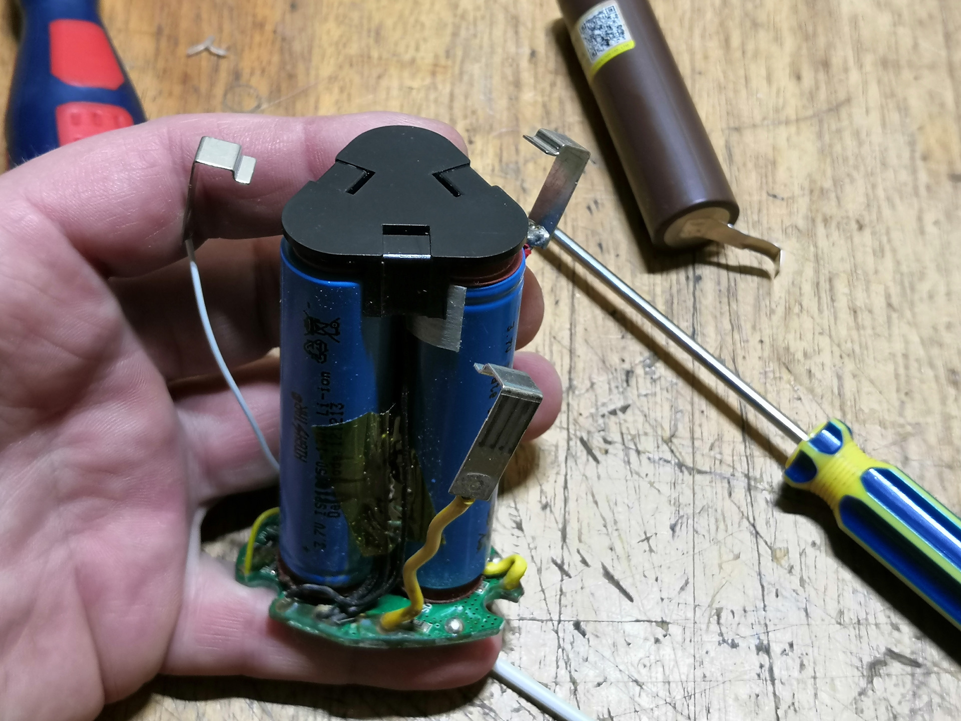 Переделка и ремонт аккумуляторов шуруповёрта для использования элементов 18650