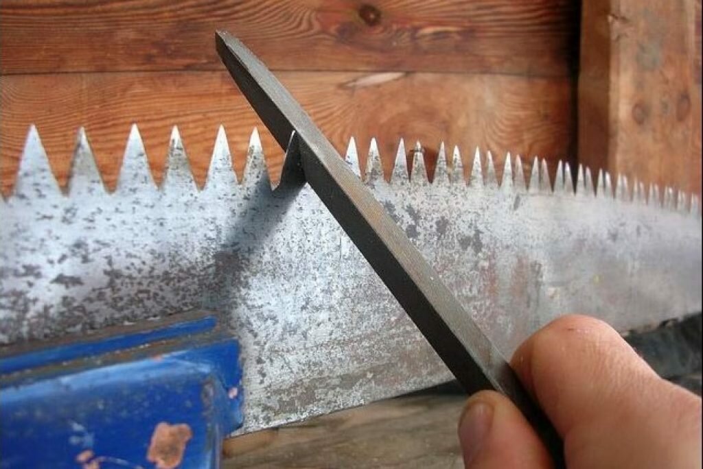 Как заточить ножовку напильником правильно и быстро – самый легкий способ