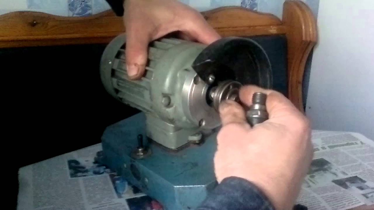 Сверлильный станок из движка от стиралки и редуктора от болгарки