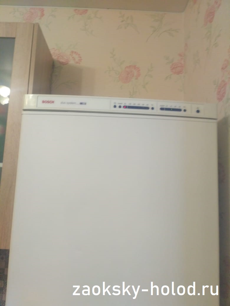 Почему горят лампочки на разных моделях холодильников