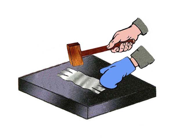 Как выровнять лист металла толщиной 10 мм. ремонт деталей с растянутыми поверхностями металла. основные способы правки металла