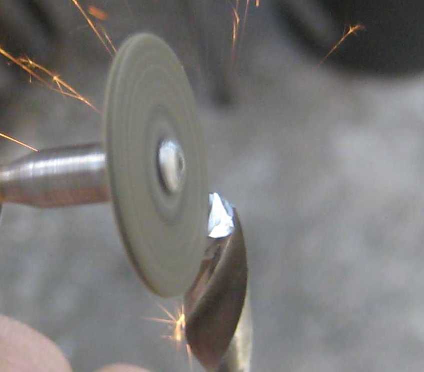 Как правильно затачивать сверла по металлу?