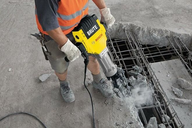 Демонтаж бетона отбойными молотками: технология (видео)