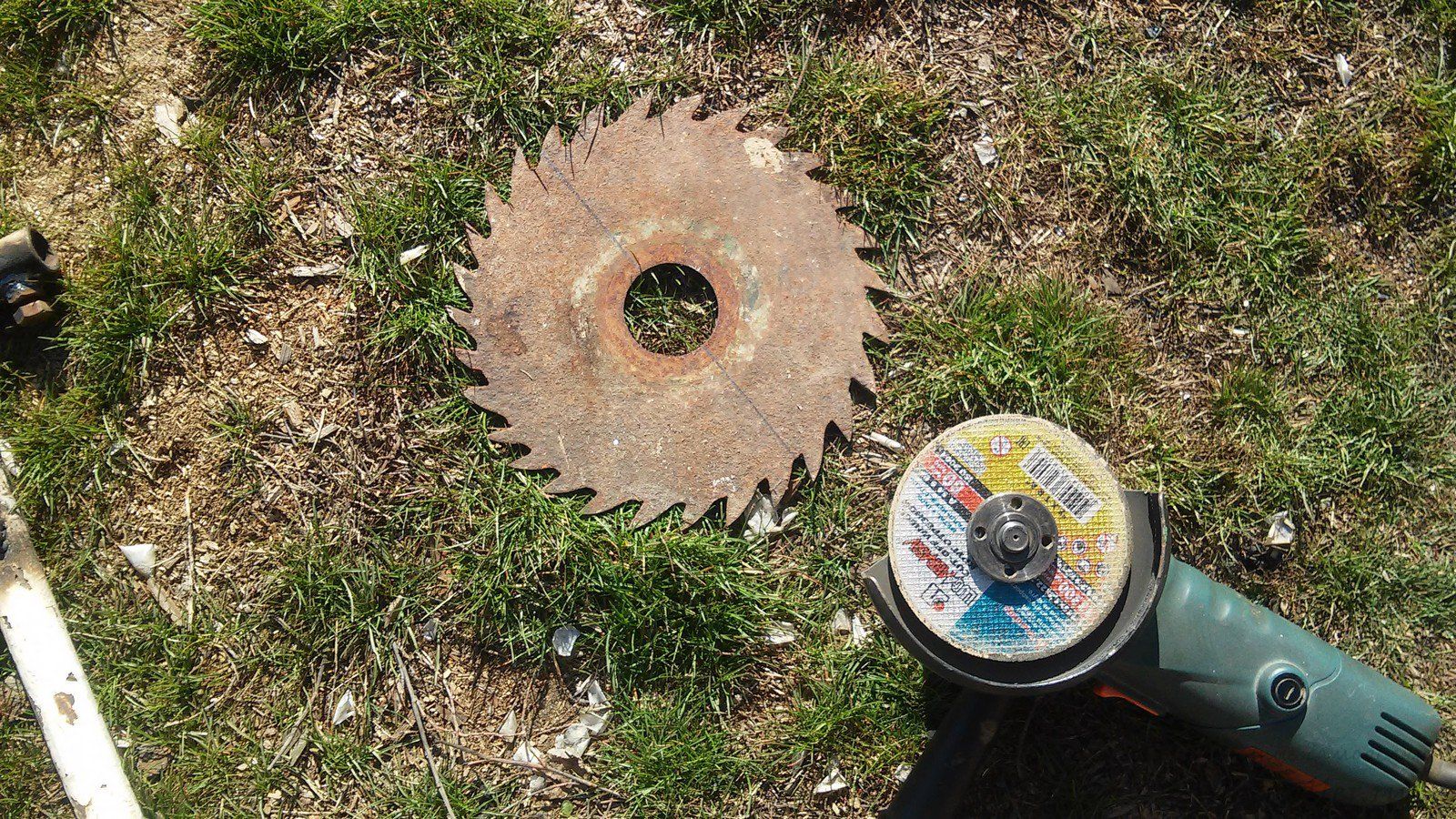 Бур из дисковой пилы своими руками. самодельный ручной земляной садовый бур — из дисковой пилы и за 2 часа.