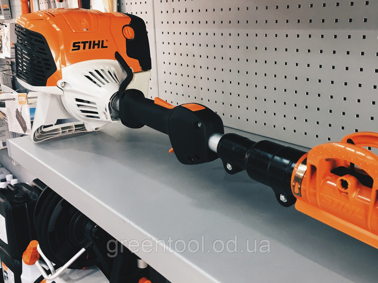 Высоторез stihl ht 131 с двигателем stihl 4-mix — мощный специалист по уходу за кронами деревьев | полезные статьи