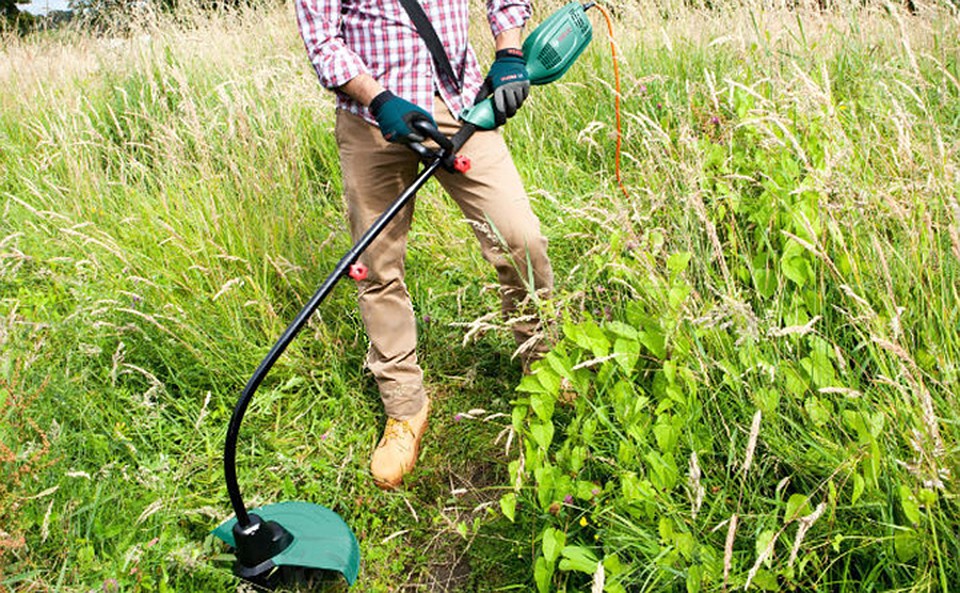 Как выбирается триммер для укоса травы учитываем все критерии