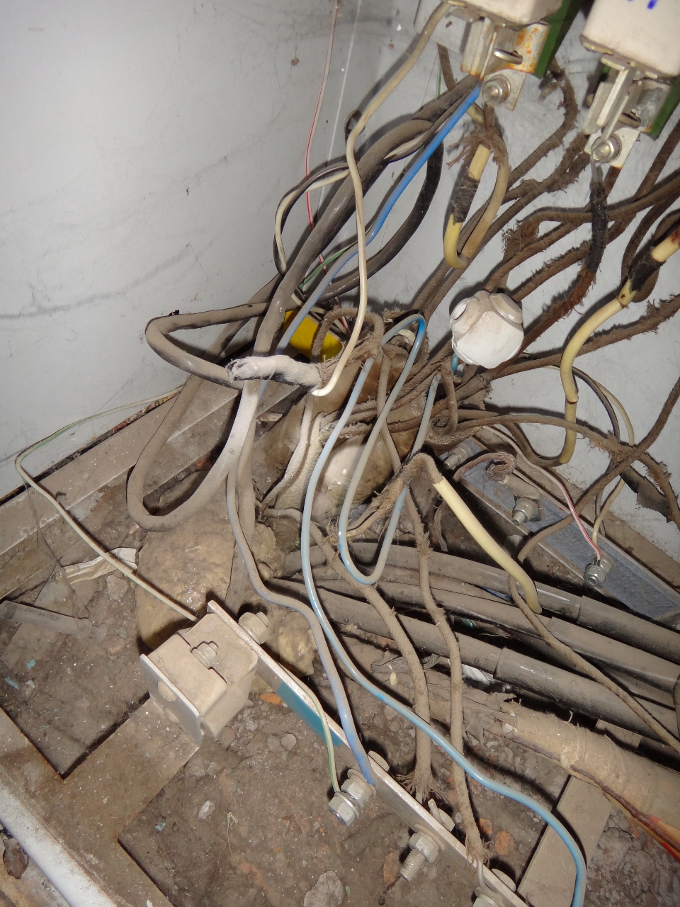 Какой кабель использовать для проводки в квартире: выбираем подходящий по характеристикам