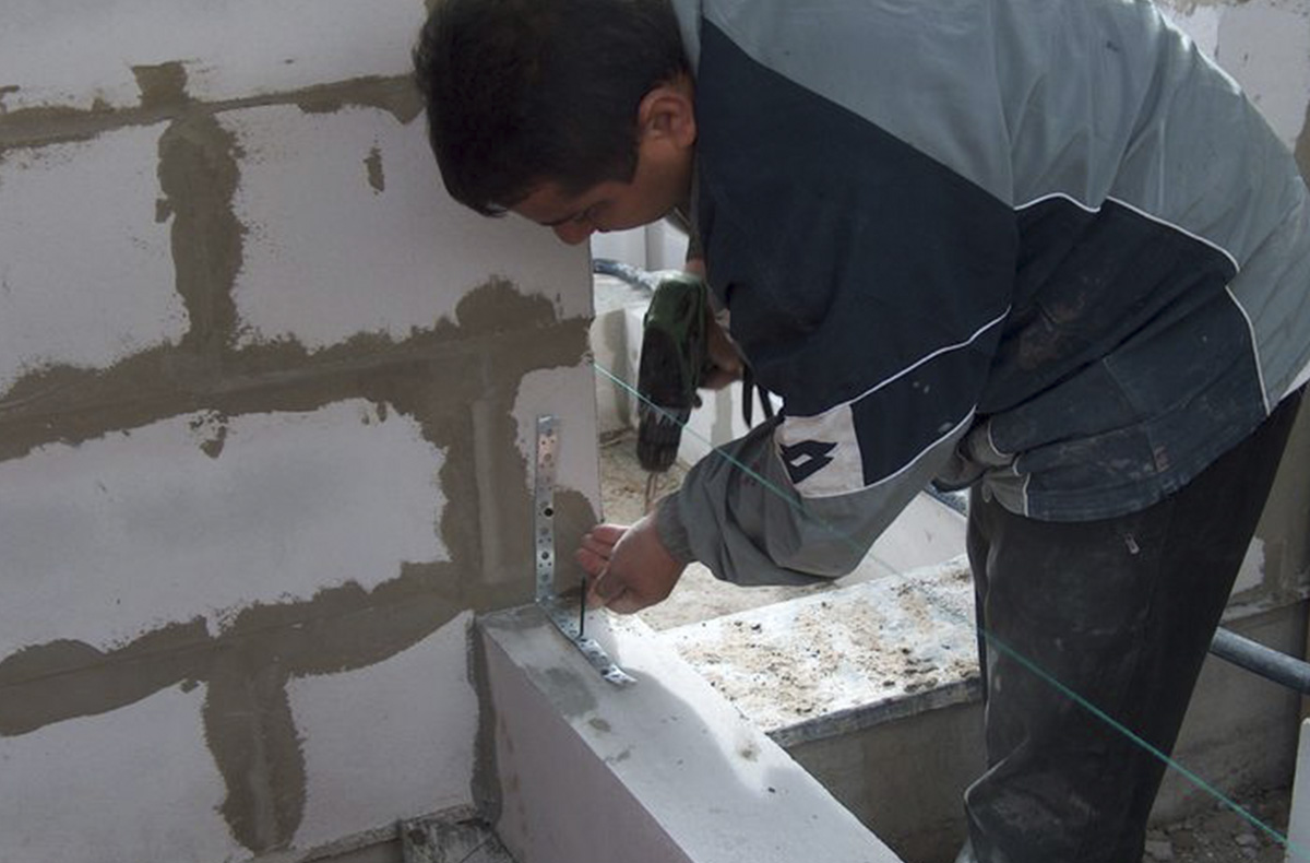 Армирование стен из газобетона арматурой и сеткой
