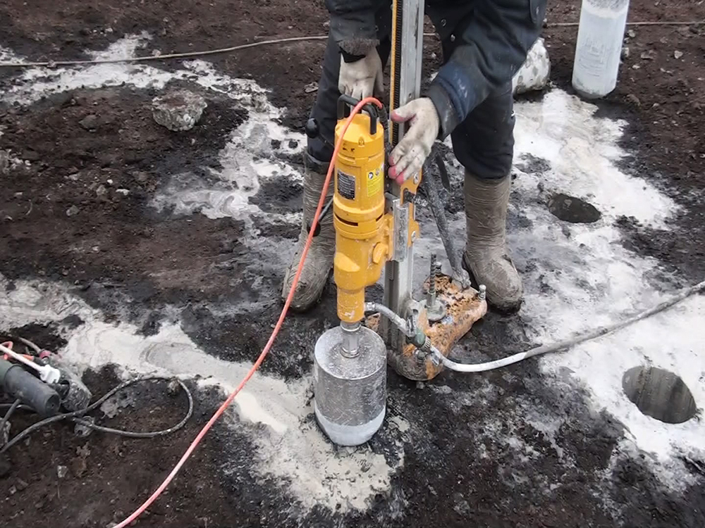 Как разрушить бетон химическим способом