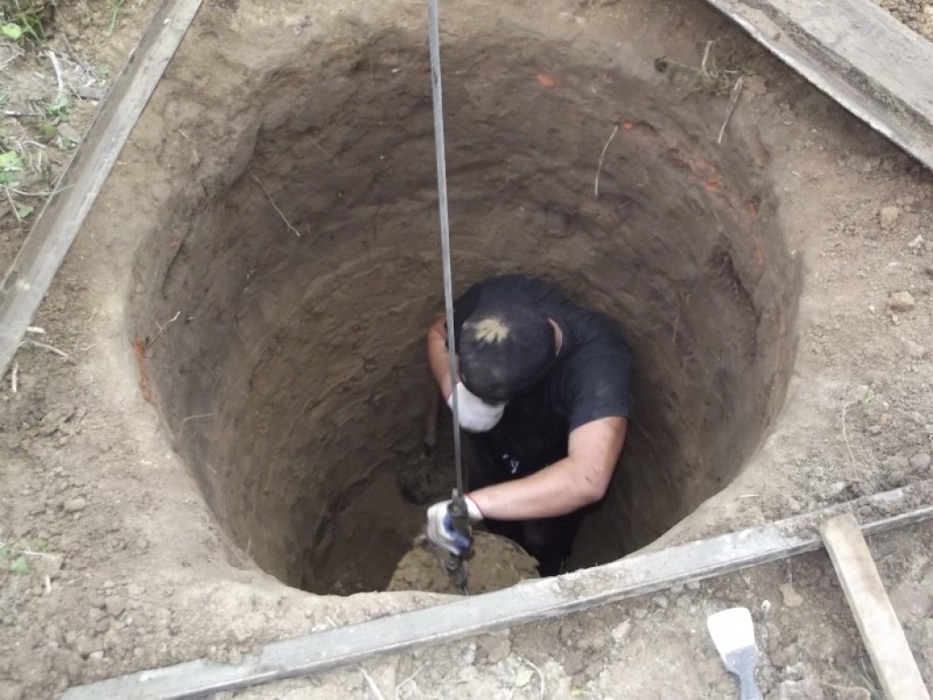 Как правильно копать сливную яму и траншею под канализацию: практические рекомендации / выгребная и сливная ямы / системы канализации / публикации / санитарно-технические работы