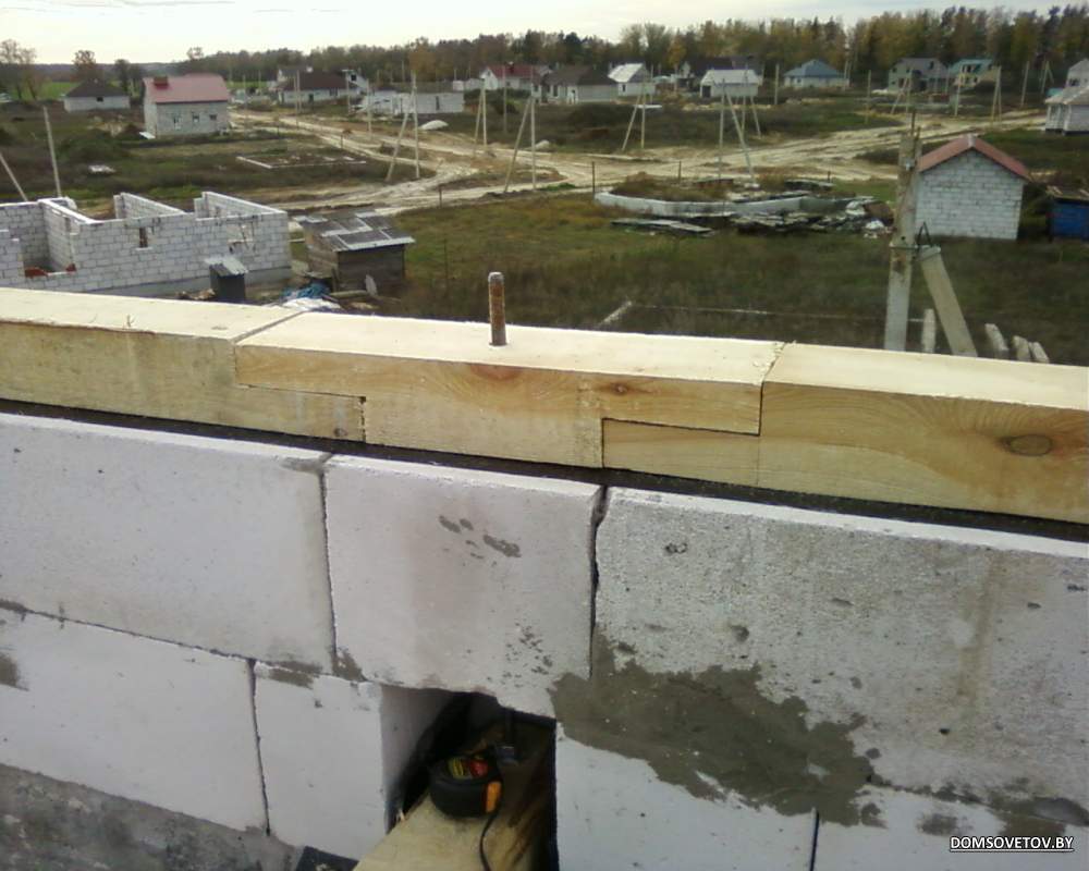 Крепление крыши к стенам из газобетона: выбор крепежа и выполнение монтажа