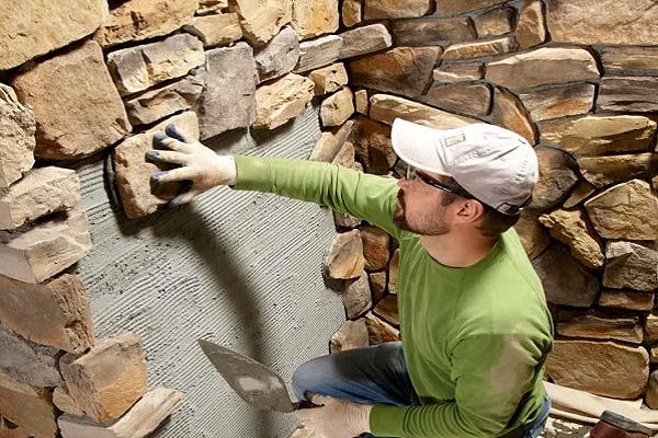 Технология отделки стен камнем внутри дома